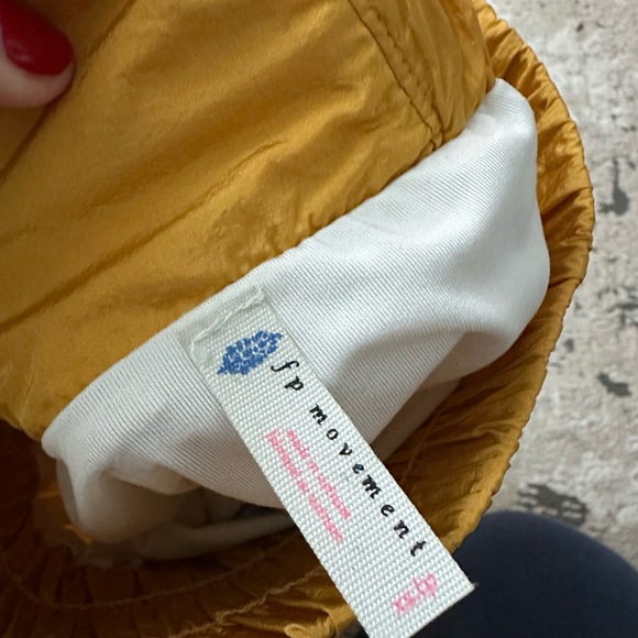 FP MOVEMENT WOMEN'S THE WAY HOME SHORTS SIZE XS - HONEY MALLOW - Picture 4 of 4